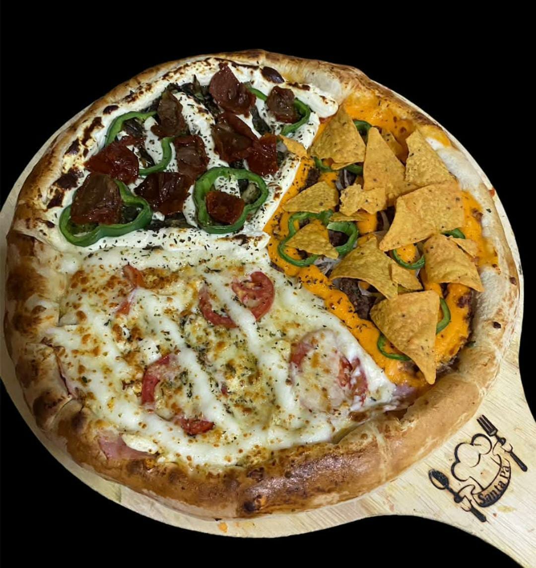 Pizza inteira da Pizzaria Recanto Novo, Jardim Lourdes